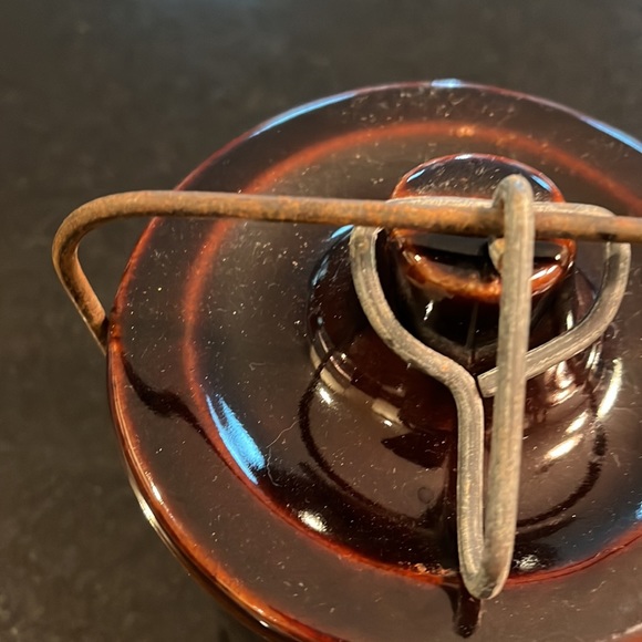 Small Brown Glazed Crock With Seal and Metal Handle Closure - Picture 3 of 11